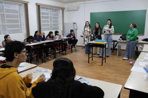 Roda de conversa aborda saúde mental, violência e tecnologia com adolescentes do Projeto Pallotti